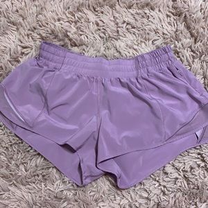 Lululemon Hotty Hot Shorts size 8 (2.5in inseam)